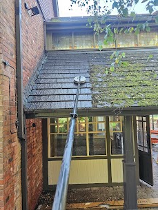 Kerb appeal after roof clean – image 6